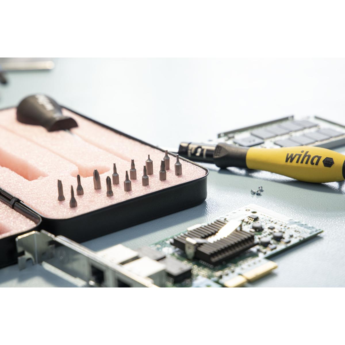 Wiha Drehmoment-Schraubendreher Set TorqueVario -S Micro ESD 0,1-0,6 Nm gemischt 18-teiliges Set variabel einstellbare Drehmomentbegrenzung mit Box