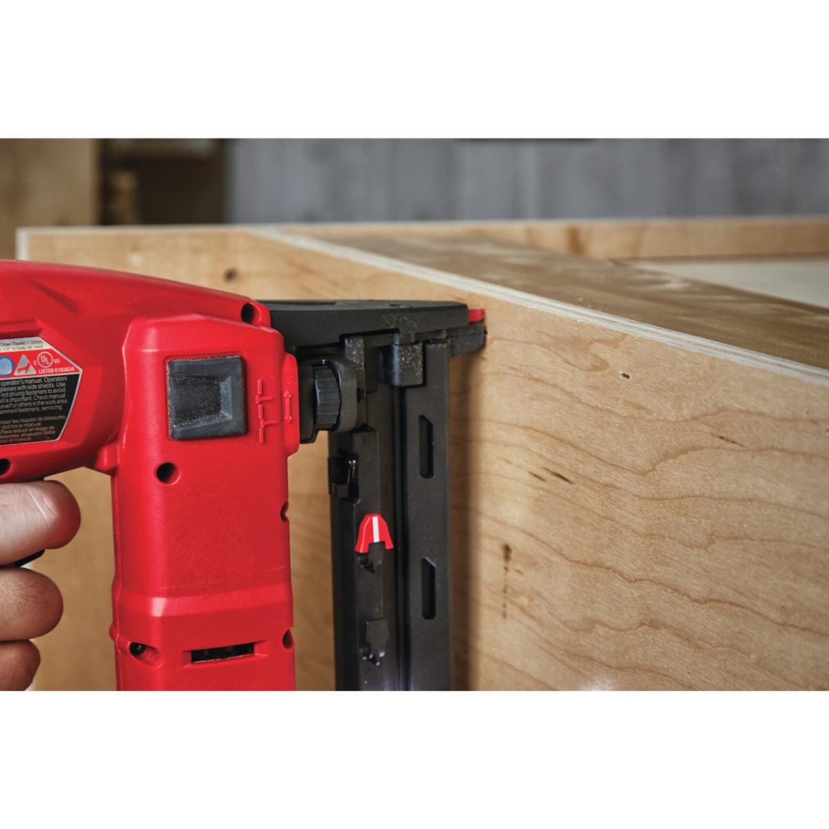 Milwaukee FUEL Akku-Tacker M18 FNCS18GS-202X