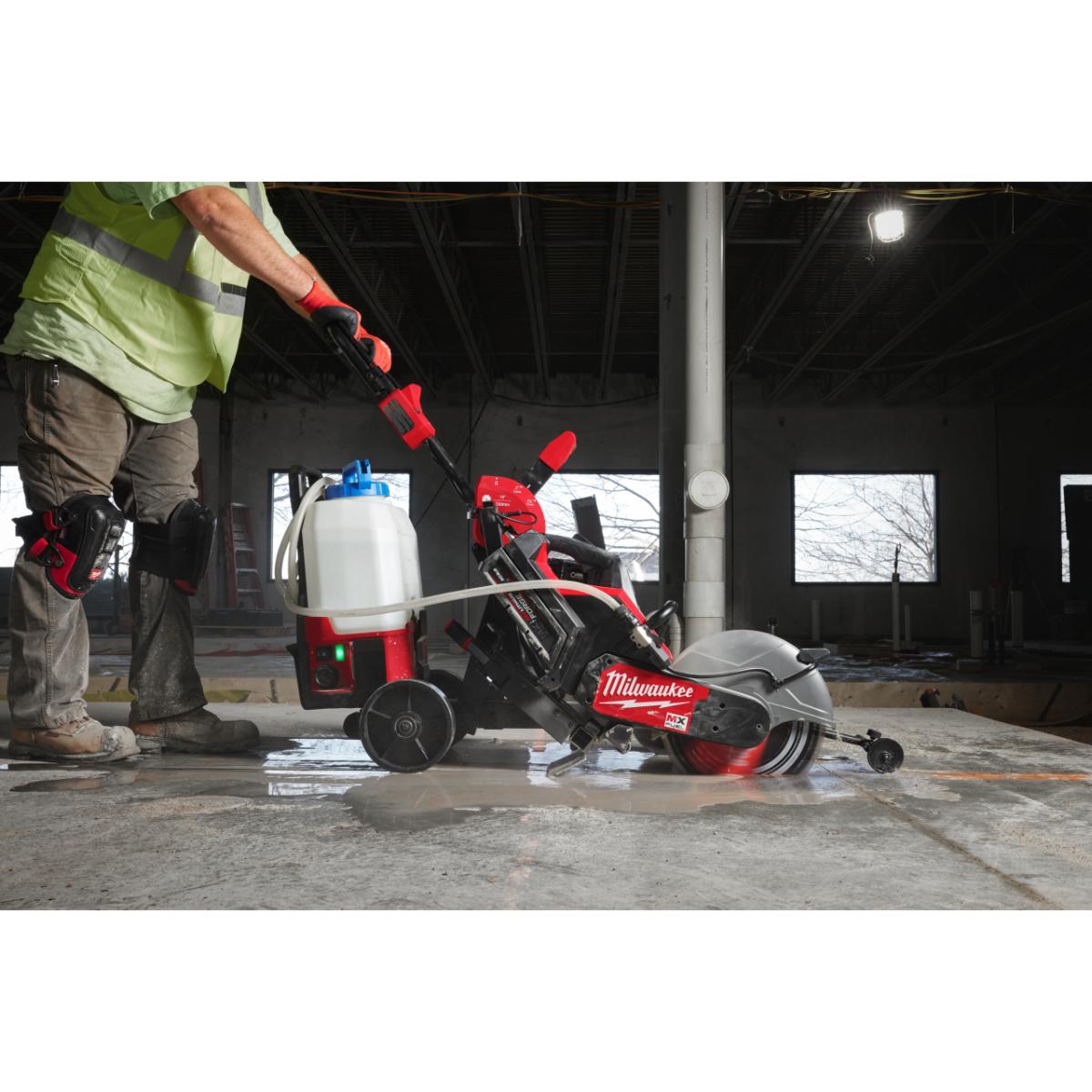 Milwaukee Führungswagen & Wassertanksystem für MXF Trennschleifer MXFCOSCG2