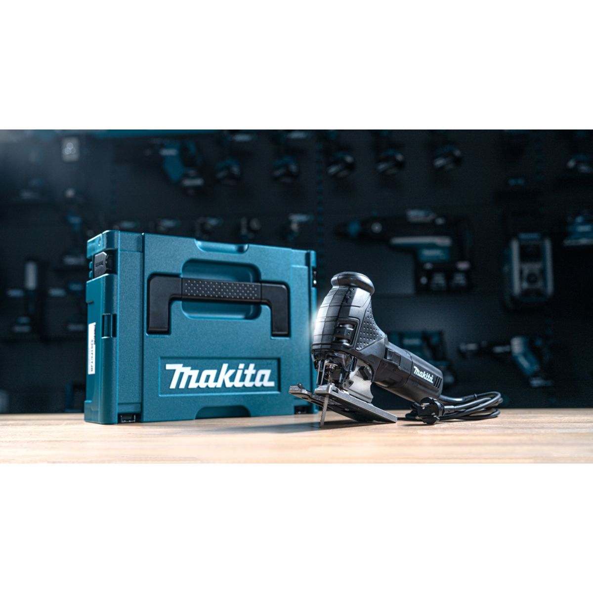 Makita Pendelhubstichsäge 135 mm mit LED in schwarz 4351FCTJB