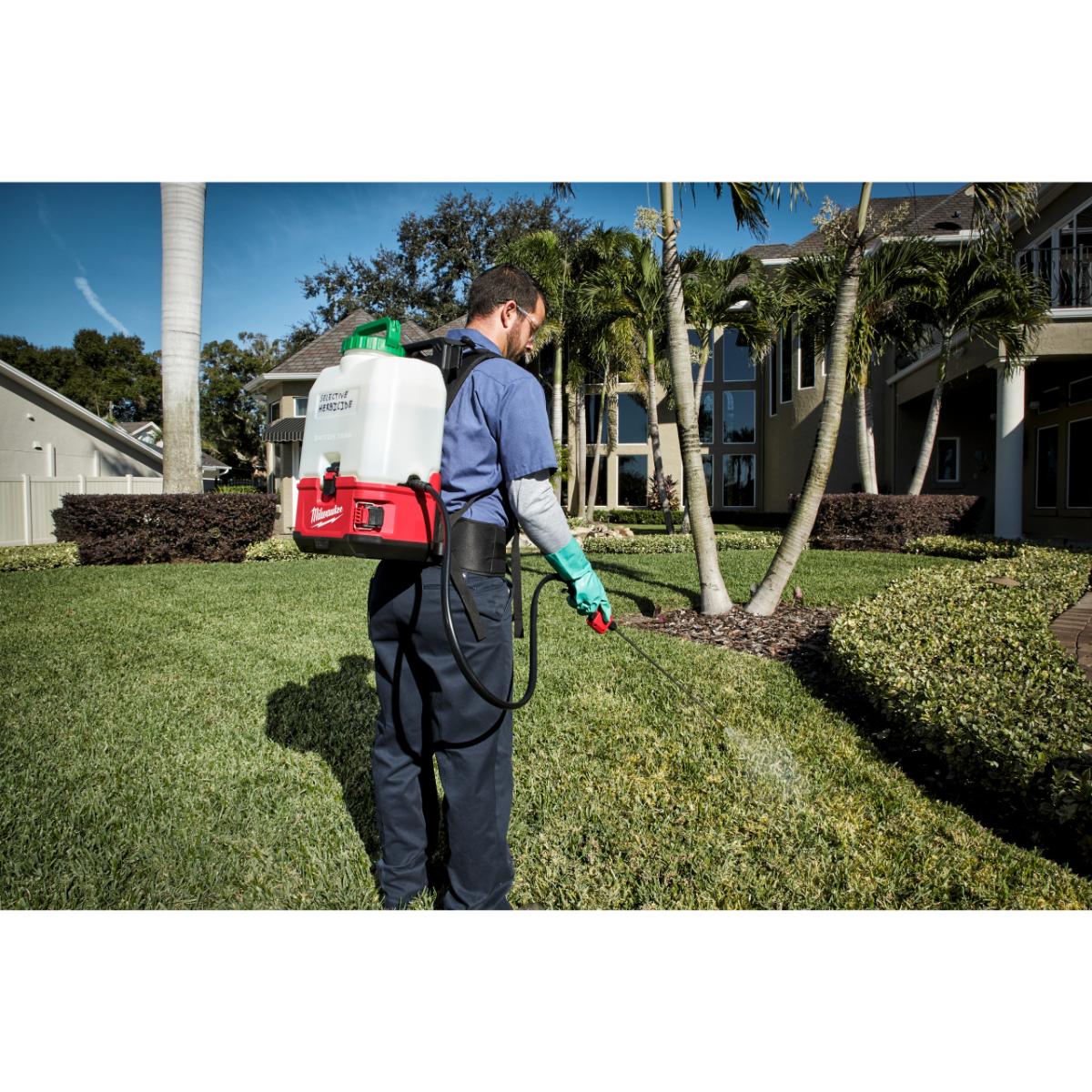Milwaukee Akku-Rucksack-Sprühgerät - Chemietank M18 BPFP-CST