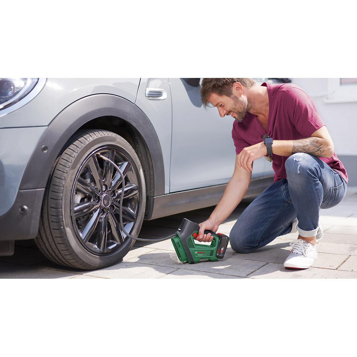 Bosch Combo Kit 18VUniversalImpactDrive+UniversalPump, 1x PBA 18V 2.0Ah+PBA 18V 4.0Ah