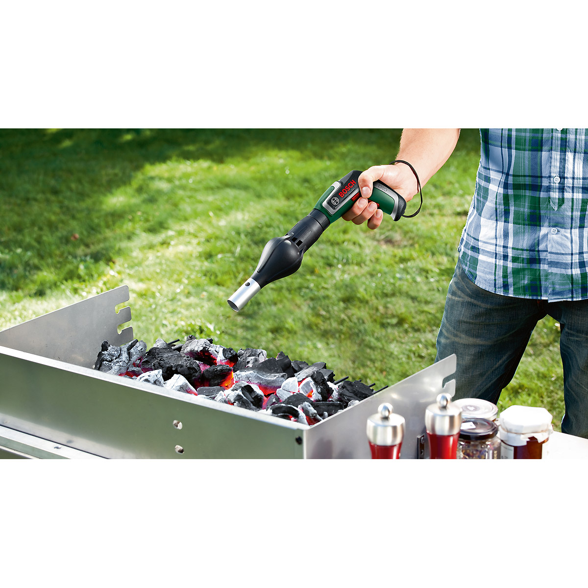 Bosch Akku-Schrauber IXO 7 mit 10 Stand. Bits u. Aufbewahrungsbox