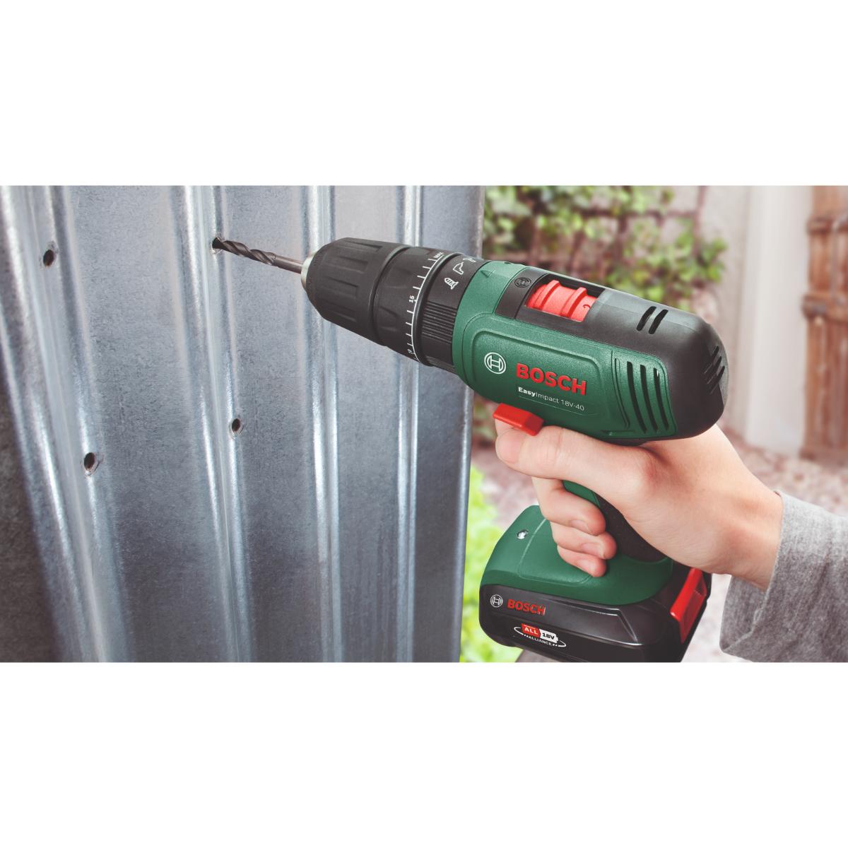 Bosch Akku-Schlagbohrmaschine EasyImpact 18V-40, 2 x Akku PBA 18V 2.0Ah im Tragekoffer