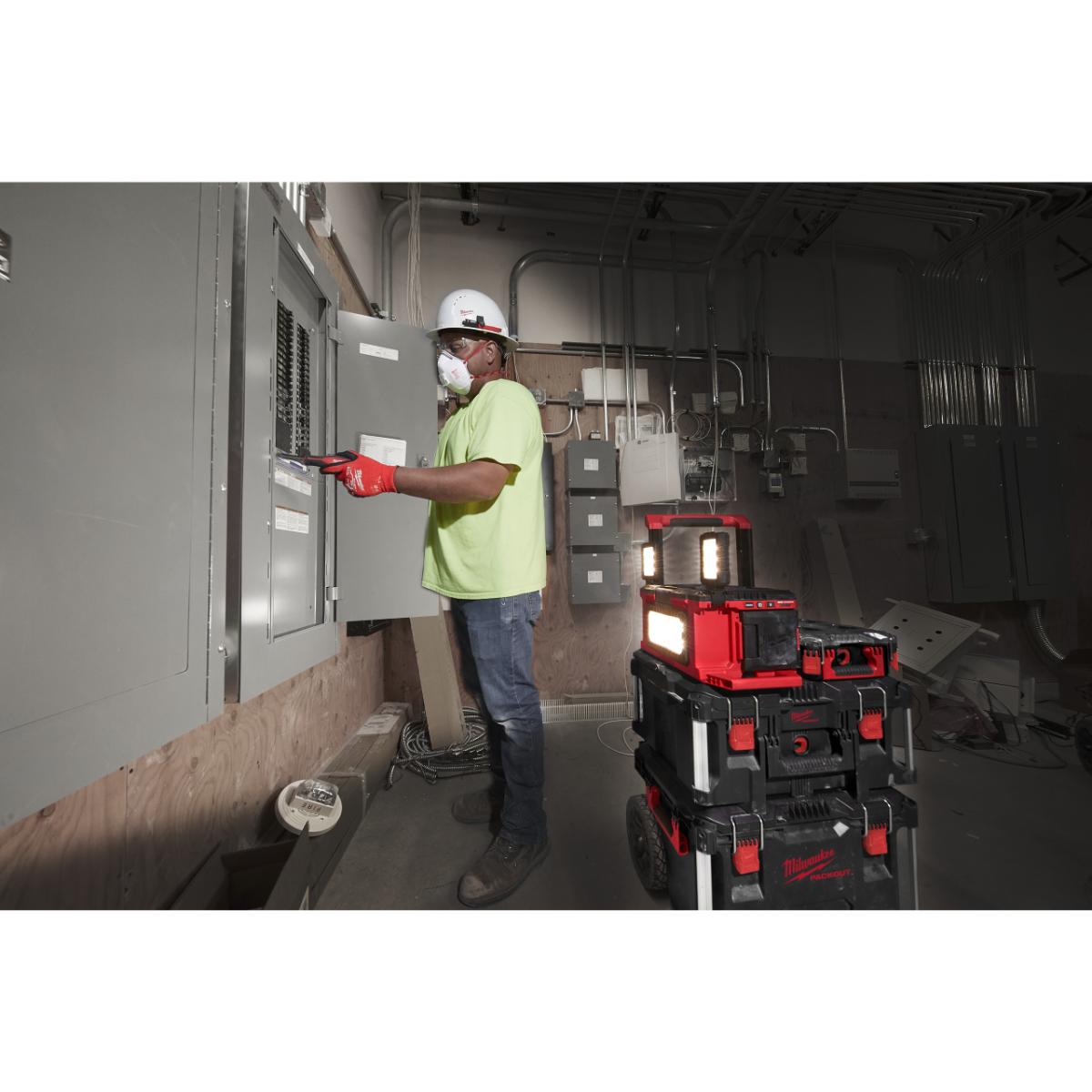 Milwaukee M18™ PACKOUT™ Akku-Leuchte mit Ladefunktion M18 POALC-0