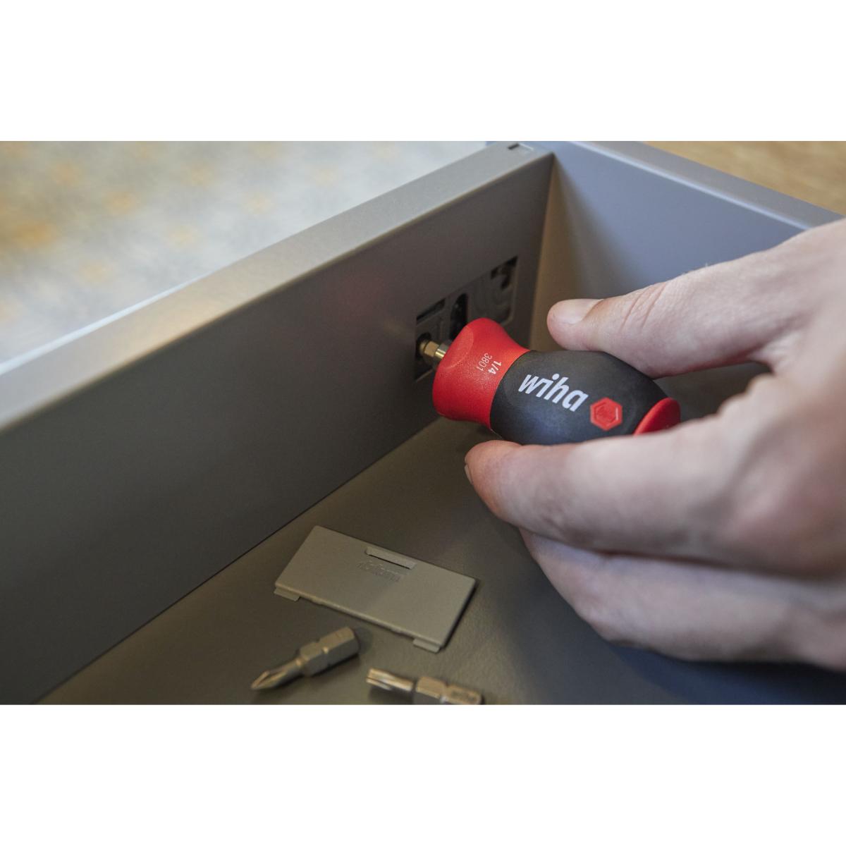Wiha Schraubendreher mit Bit Magazin magnetisch TORX mit 6 Bits, Stubby, 1/4 zoll