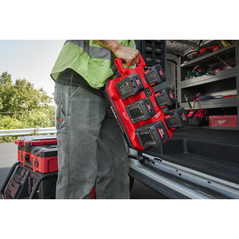 Milwaukee M18 PACKOUT 6-fach Schnellladegerät M18MPC6
