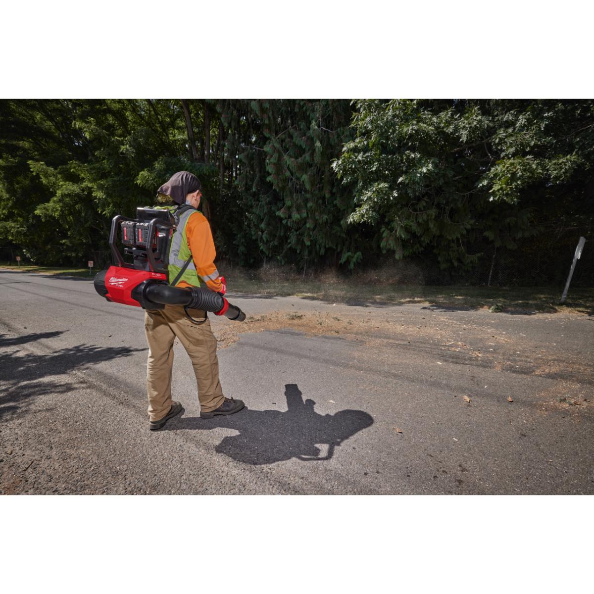 Milwaukee M18 FUEL Akku-Rucksackgebläse M18F2BPB-0