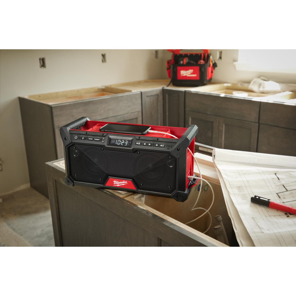 Milwaukee M18 Akku-Baustellenradio DAB+ M18RADDAB+G2-0