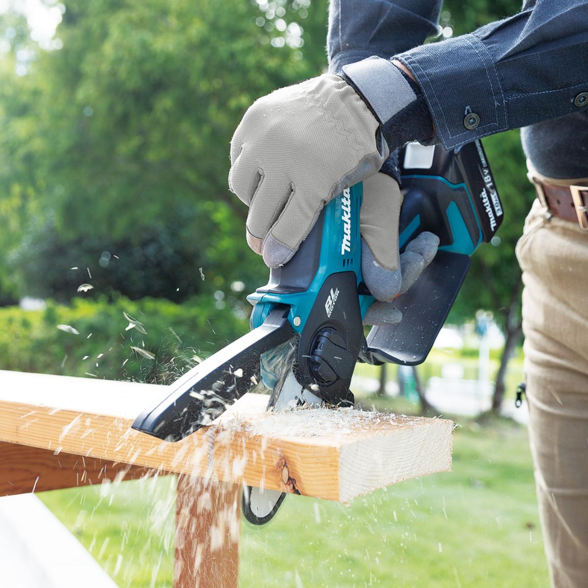 Makita Akku-Astsäge LXT 18V - 10 cm Schwert - mit 2x Akku und viel Zubehör - DUC101RX06
