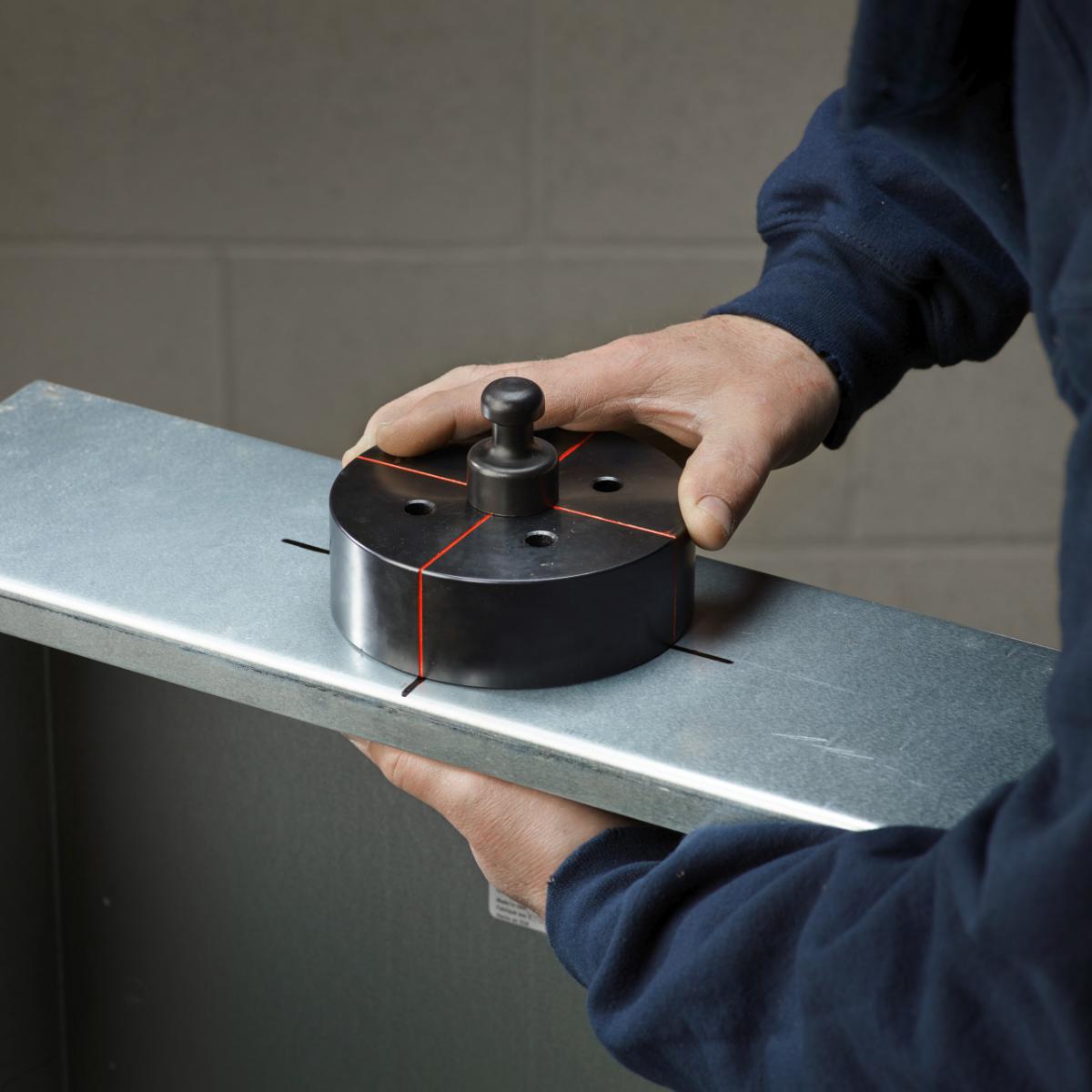 Milwaukee Akku-Lochstanzer M18 HKP-201C
