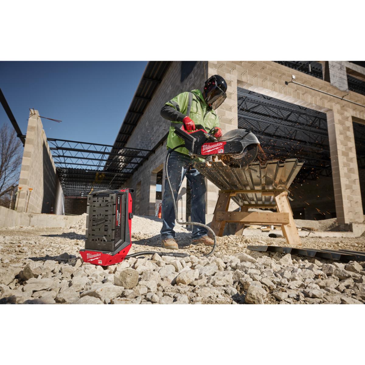 Milwaukee MX FUEL Rückentragbarer Akku-Adapter MXF PBE-0