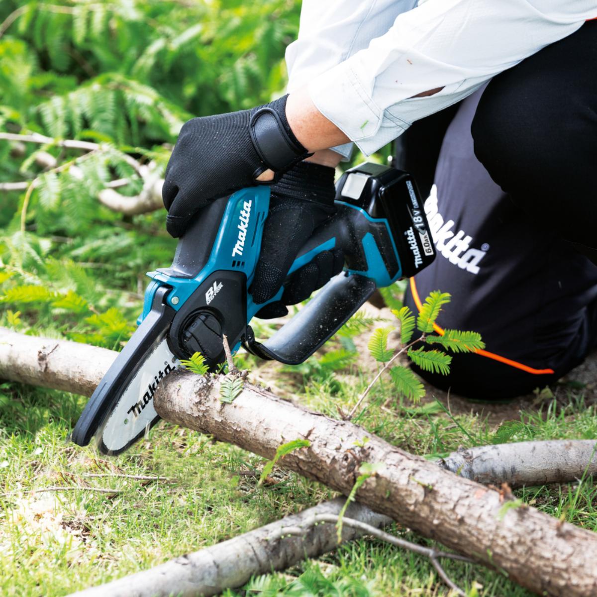 Makita Akku-Astsäge LXT 18V - 10 cm Schwert - mit 2x Akku und viel Zubehör - DUC101RX06