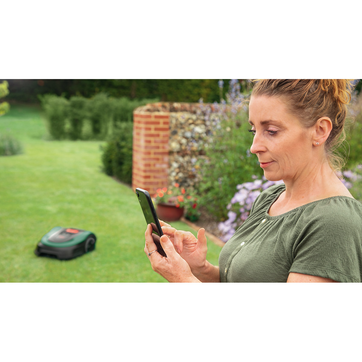 Bosch Roboter-Rasenmäher Indego M+ 700