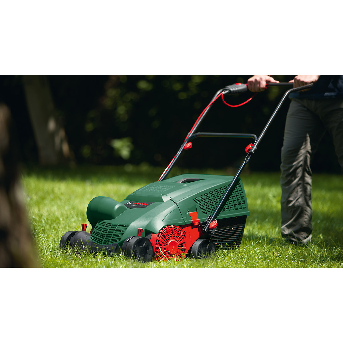 Bosch Rasenlüfter UniversalRake 900
