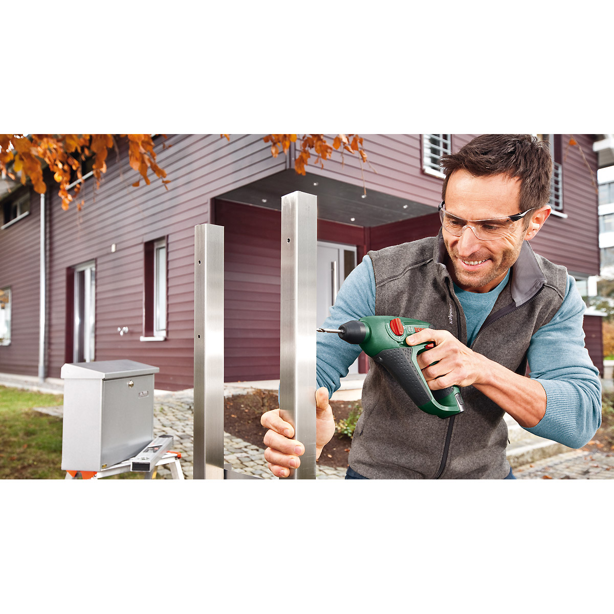 Bosch Akku-Bohrhammer Uneo