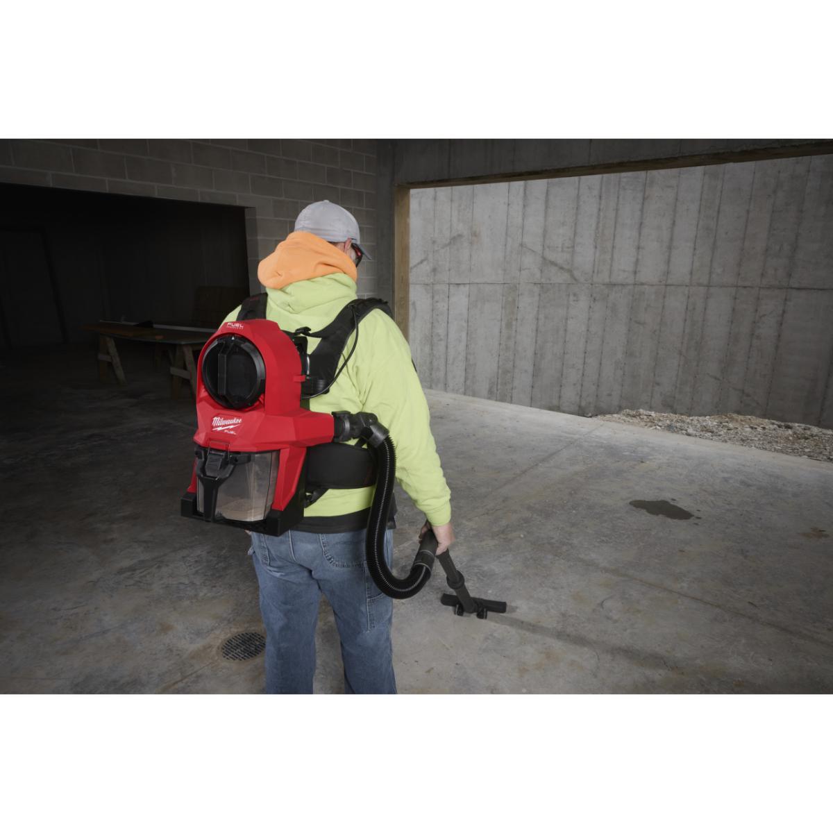 Milwaukee M18 Akku-Rucksack-Staubsauger M18FBPV2-0
