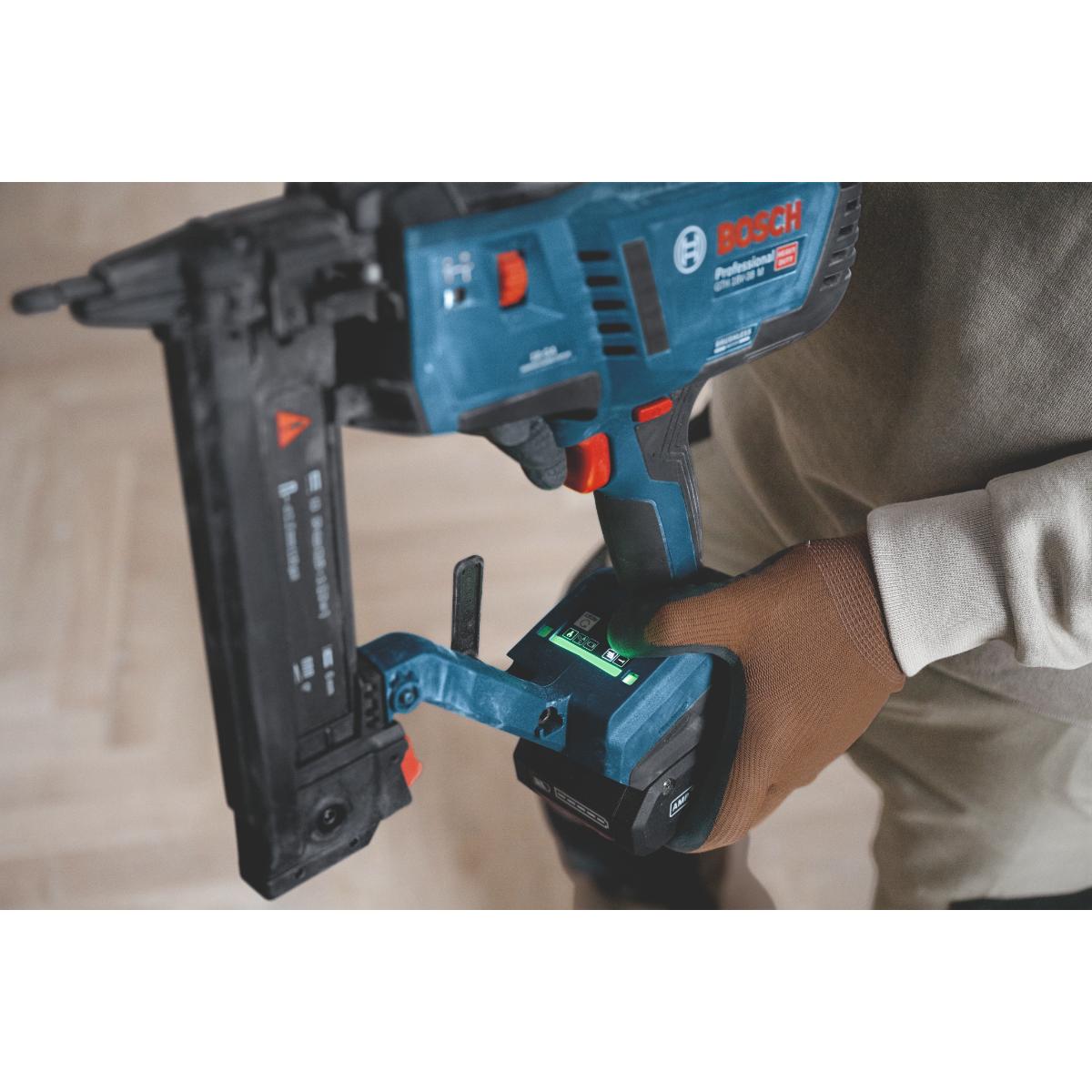Bosch Akku-Holzklammerer GTH 18V-38 M solo