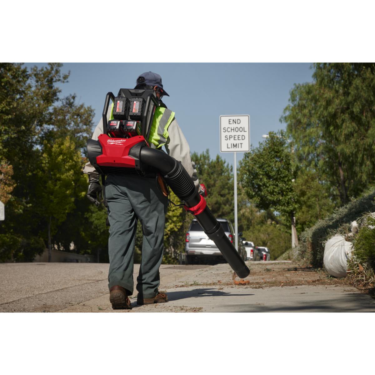 Milwaukee M18 FUEL Akku-Rucksackgebläse M18F2BPB-0