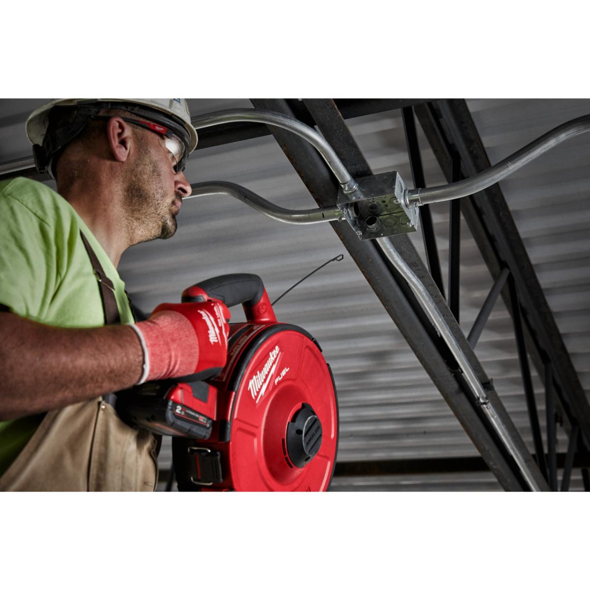 Milwaukee FUEL Akku-Kabeleinziehgerät 30 m, nicht leitend M18 FPFT-202 30mNC Set