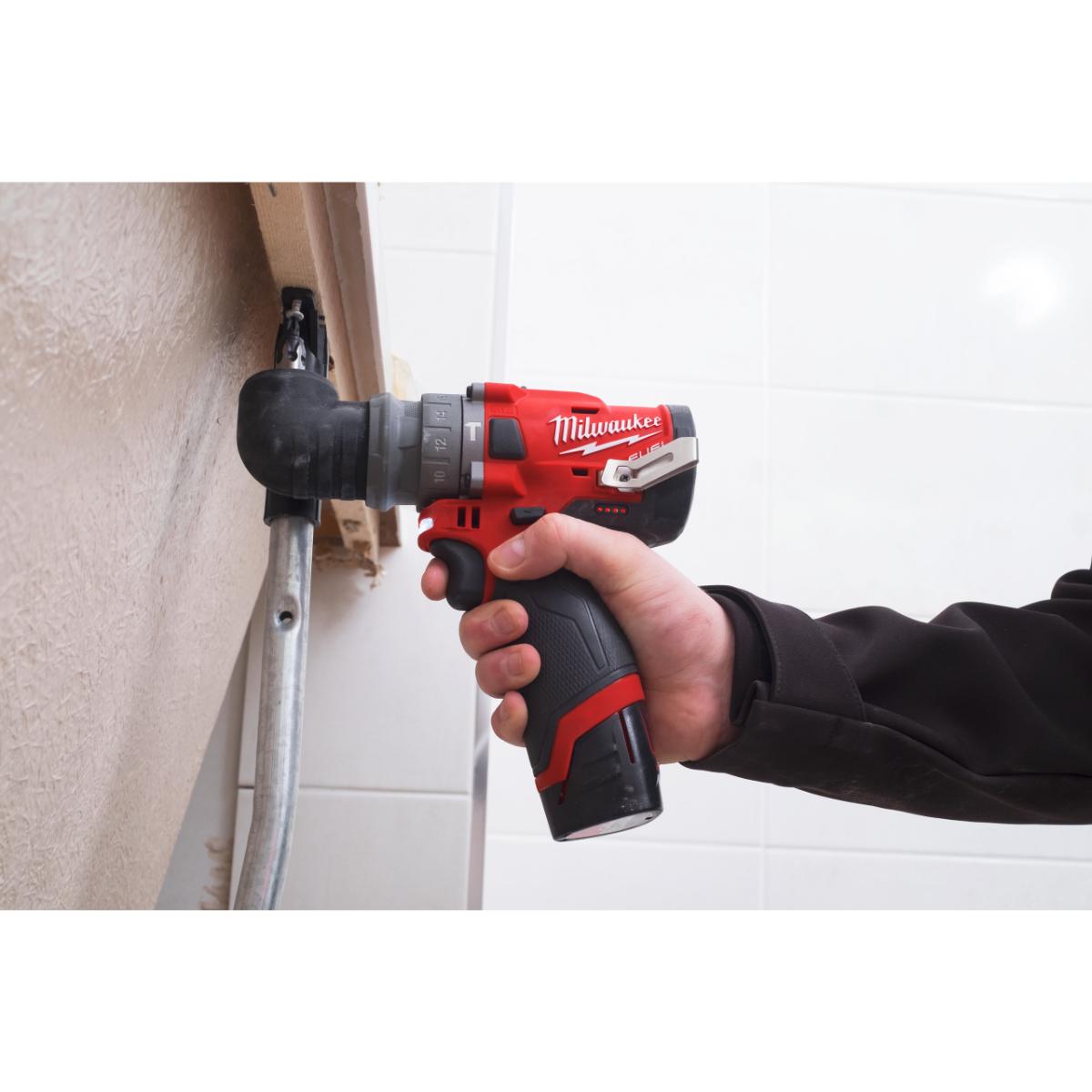Milwaukee M12 FUEL Akku-Kompakt-Schlagbohrschrauber mit Schnellwechselbohrfutter M12 FPDXKIT-202X