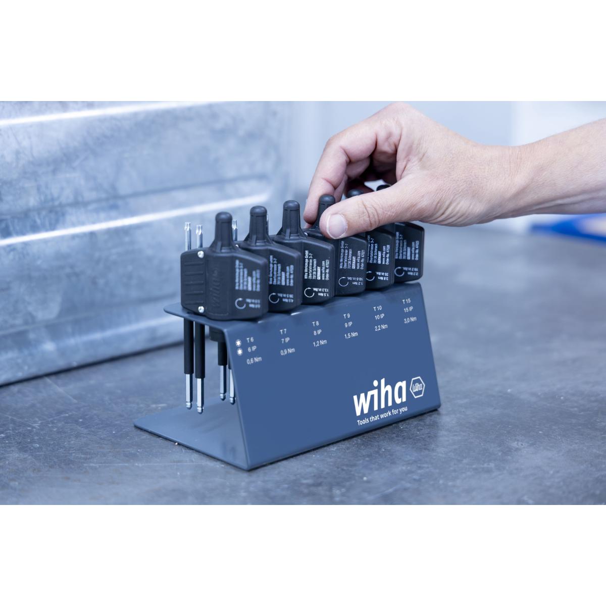 Wiha Drehmoment-Schraubendreher mit Schlüsselgriff Set easyTorque Key Torx , TorxPlus 19-teiliges Set fest voreingestellte Drehmomentbegrenzung im Werkbankständer
