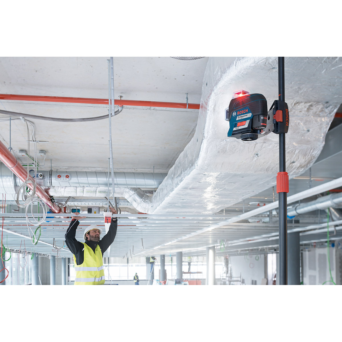 Bosch Linienlaser GLL 3-80 C, mit 1 x 2.0 Ah Li-Ion Akku, Halterung BM 1, L-BOXX