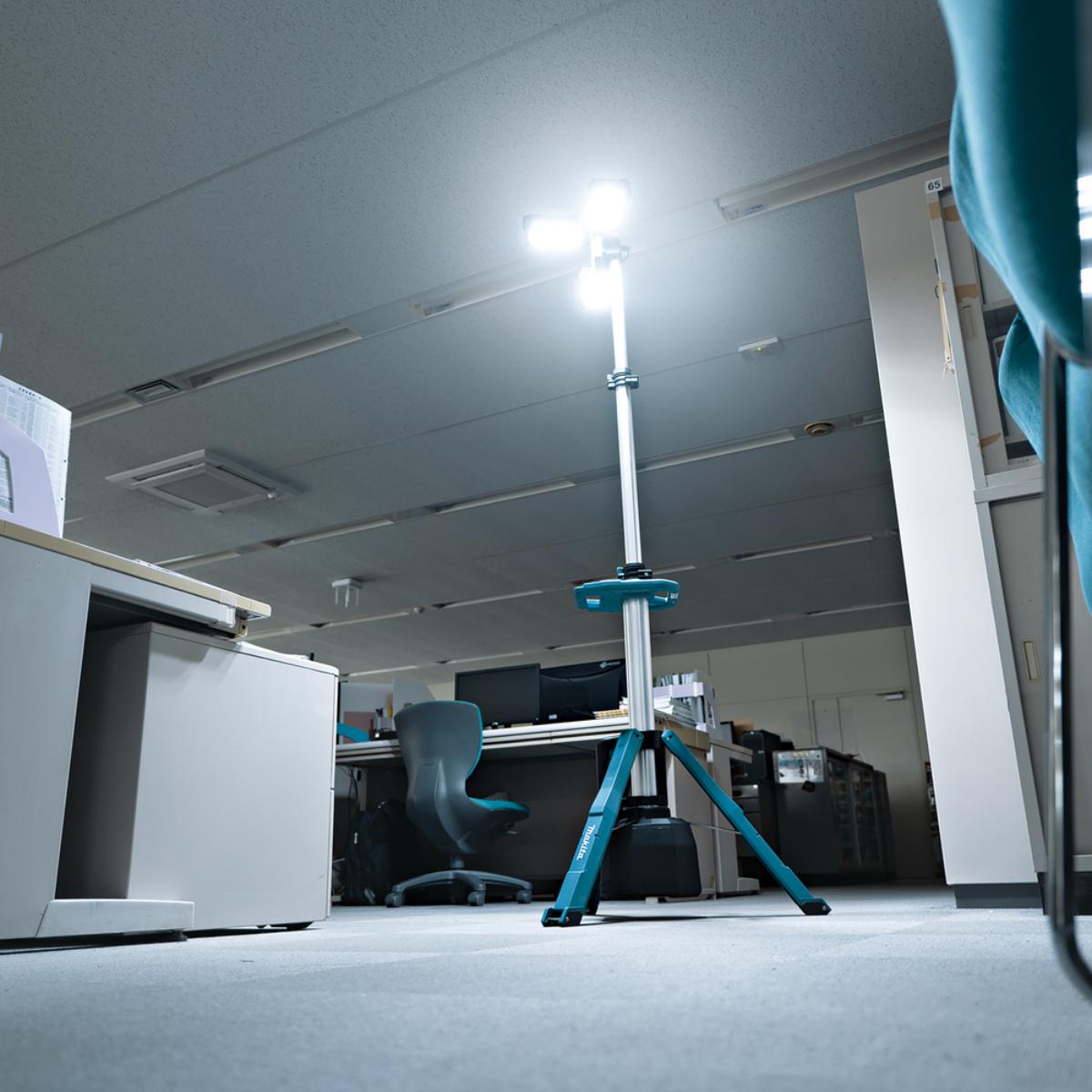 Makita Akku-LED-Baustrahler XGT 40V max. LXT 18V 1.100-15.000 lm 400-5.000 lx IP56