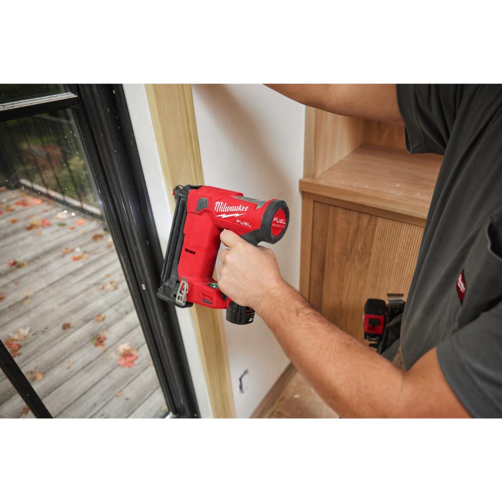 Milwaukee M12 FUEL Akku-Stiftnagler M12FCN18GS-202X