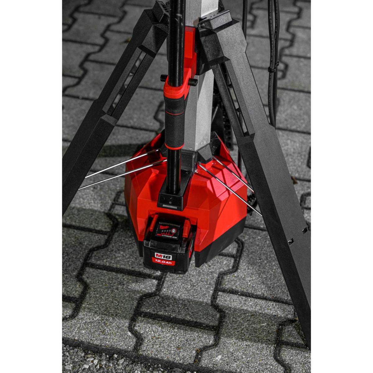 Milwaukee Akku-Leuchte mit Ladefunktion M18 HOSALC-0