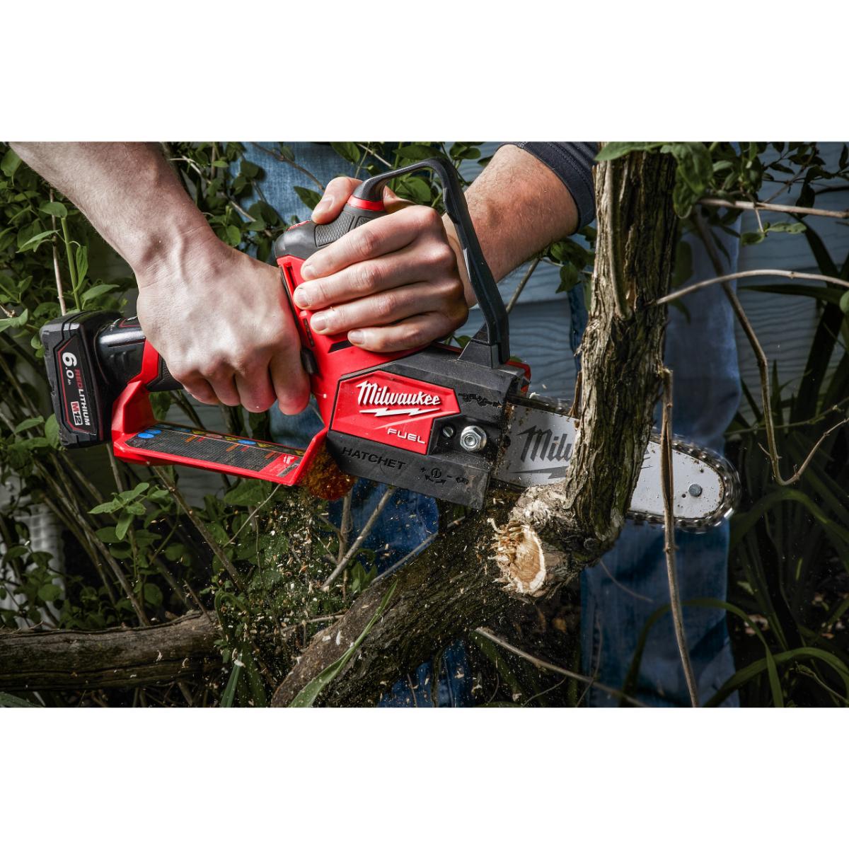 Milwaukee FUEL Akku-Astsäge M12 FHS-602X