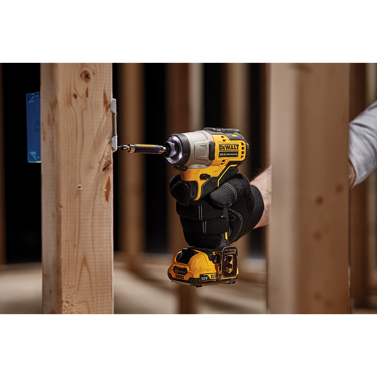 DEWALT Akku-Schlagschrauber 1/4 Zoll 12V + 2 Akku + Schnellladegerät