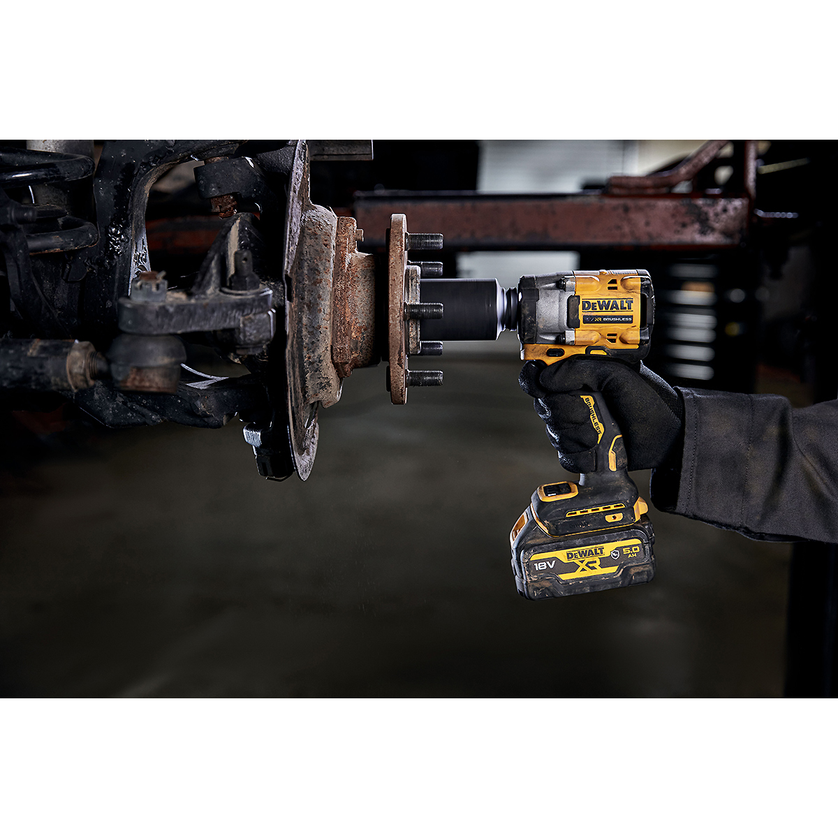 DEWALT Akku-Schlagschrauber 1/2 Zoll XR 18V 406Nm + 2 Akku 5,0 Ah + Schnellladegerät