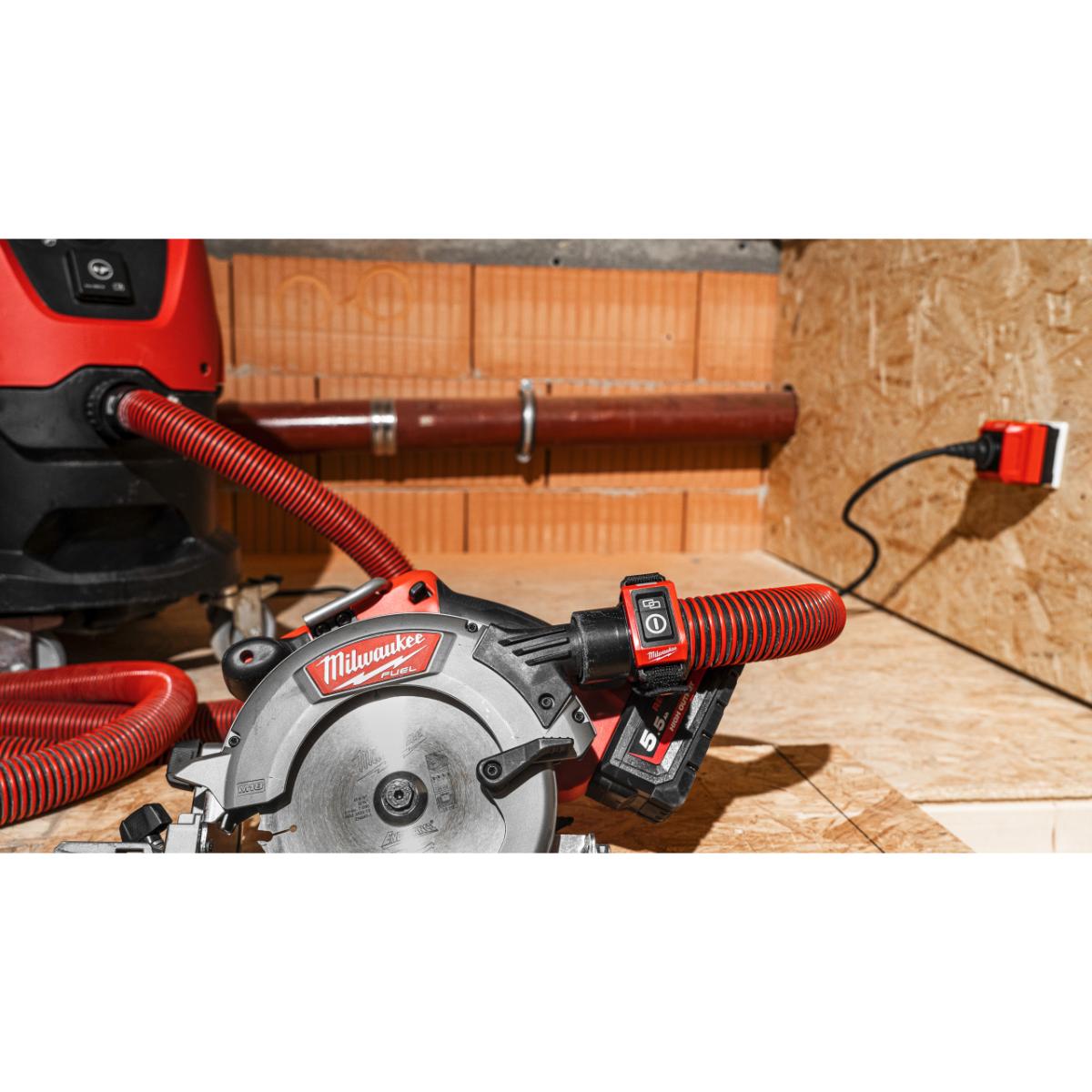 Milwaukee Funksteckdose mit Fernbedienung RCS