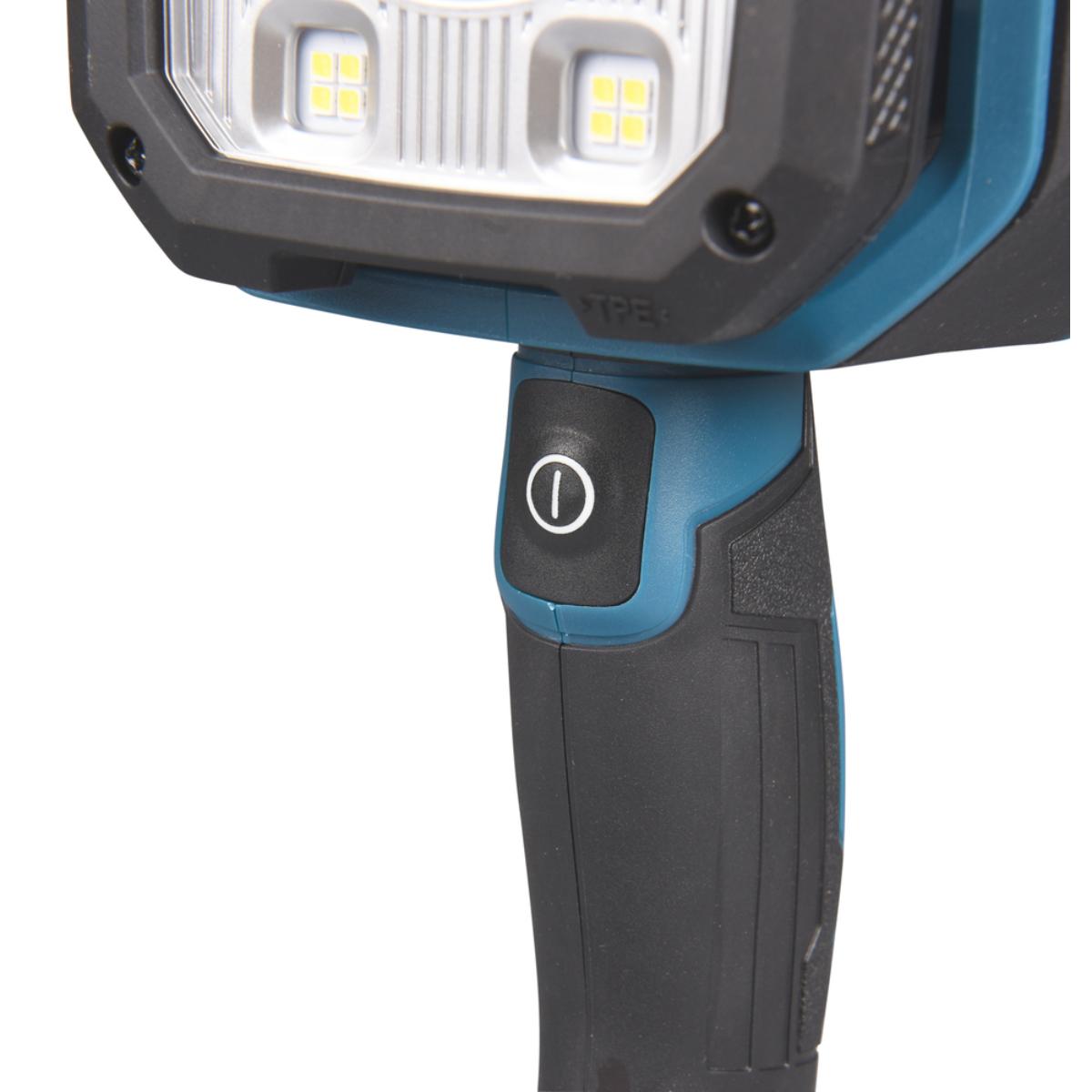 Makita LED-Akku-Handstrahler XGT 40V max. - 82.000 lx - 1.250 lm - ML007G