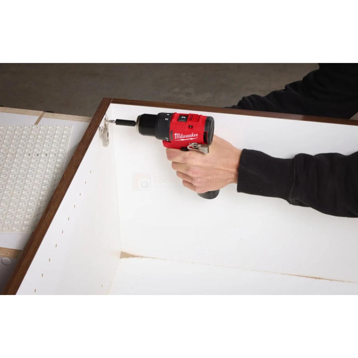 Milwaukee M12 Bürstenloser Akku-Bohrschrauber Kit M12BLDDRC-201C