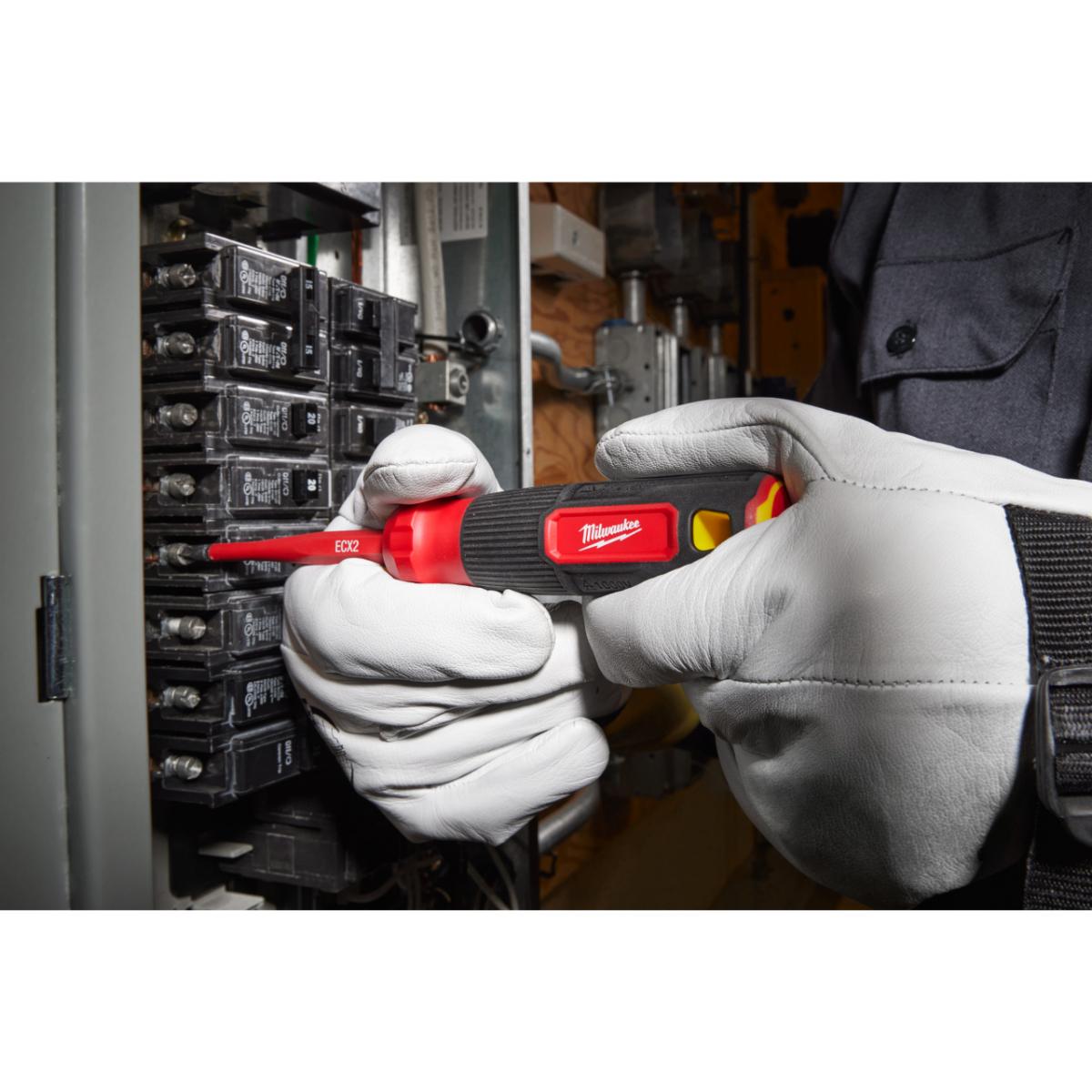 Milwaukee Multi-Bit Schrauberdreher 4 in 1 VDE geprüft mit 4 isolierten Bits TX