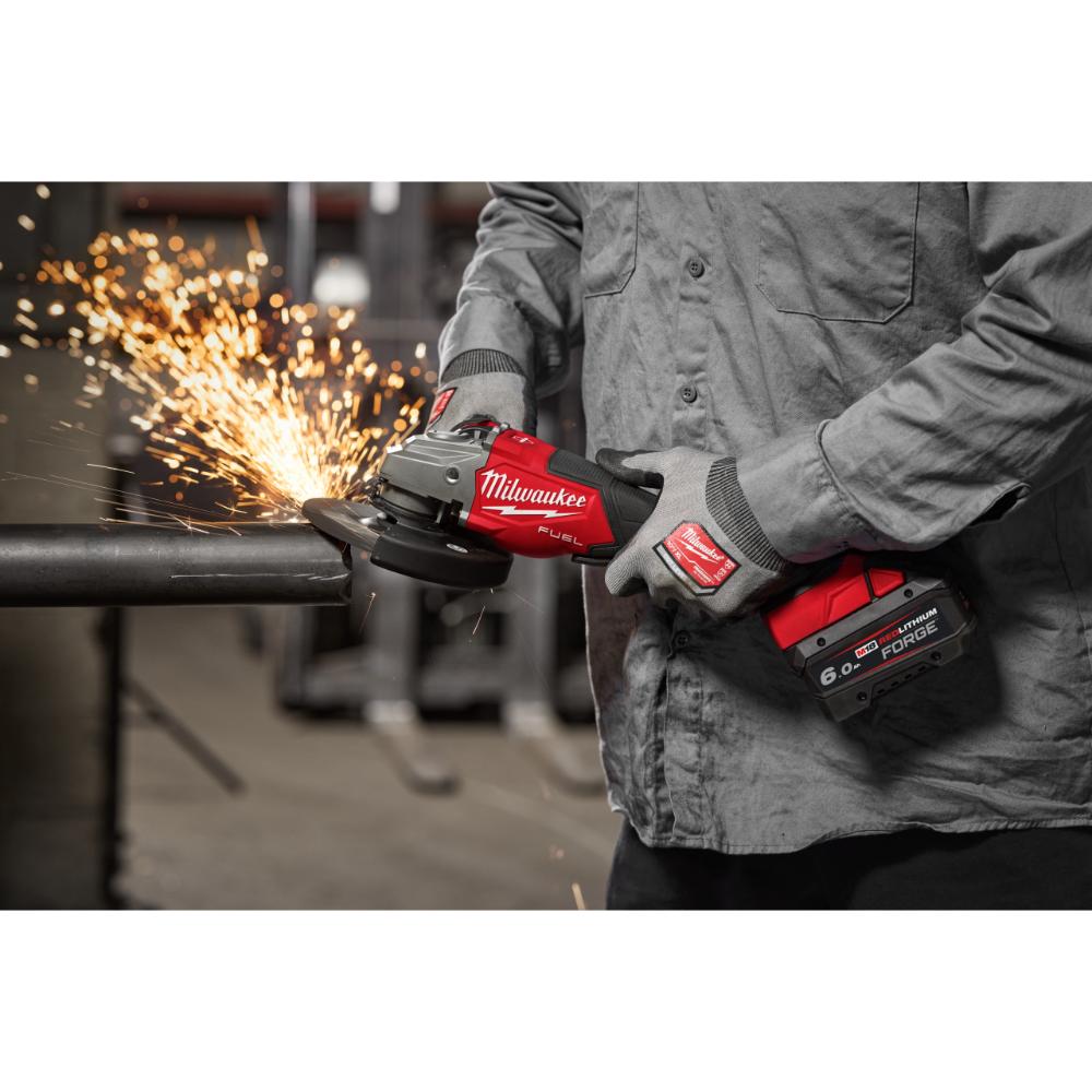 Milwaukee M18 FUEL Akku-Hochleistungswinkelschleifer 150 mm mit Bremse & Paddelschalter - M18FHSAG15