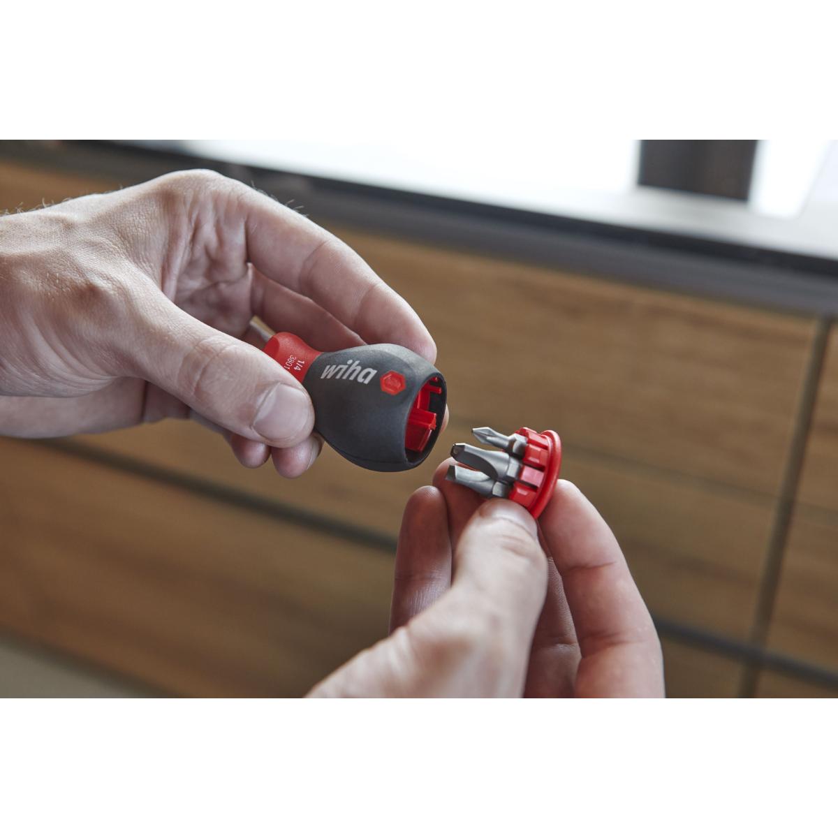 Wiha Schraubendreher mit Bit Magazin magnetisch TORX mit 6 Bits, Stubby, 1/4 zoll