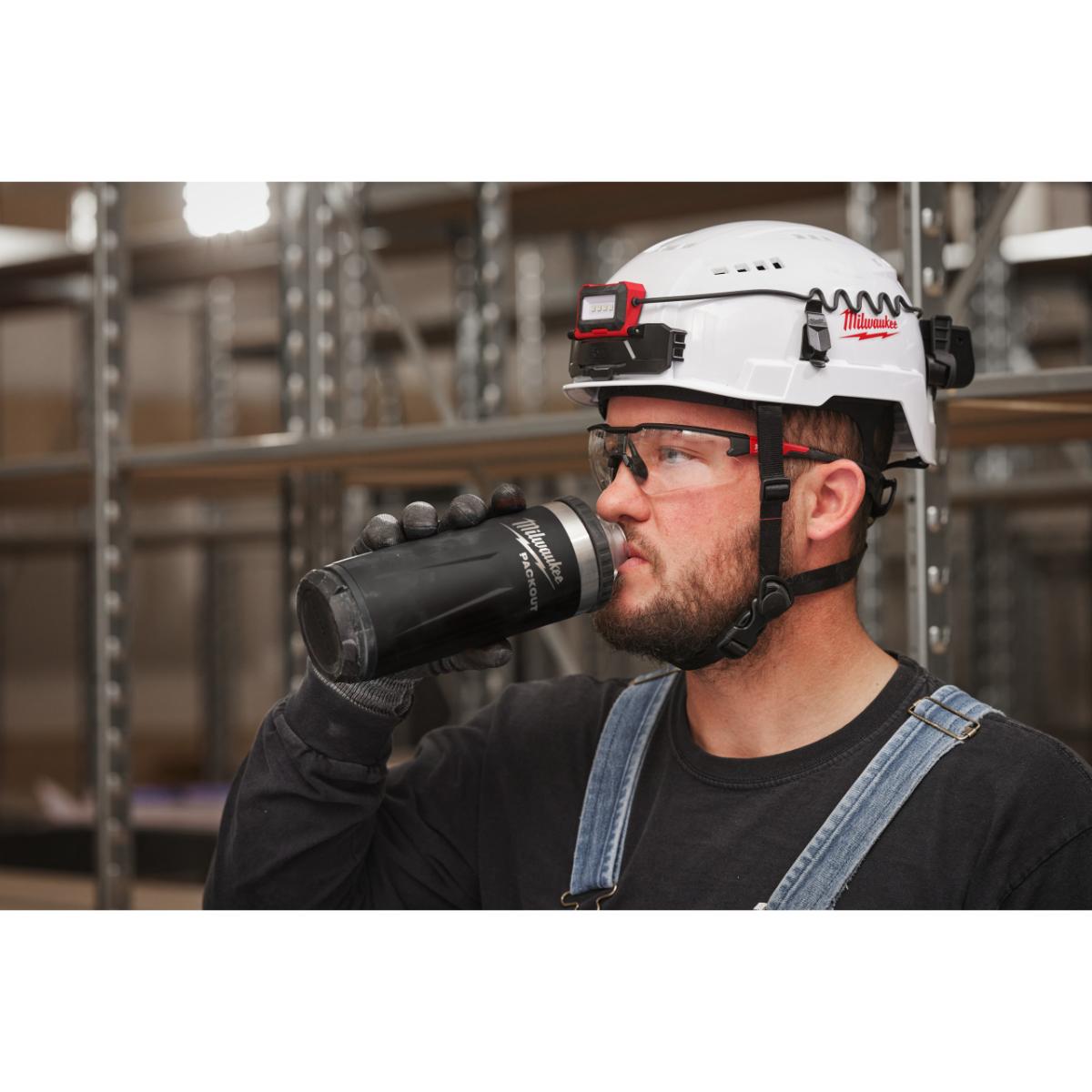 Milwaukee ﻿PACKOUT Thermoflasche mit Schraubdeckel 700 ml