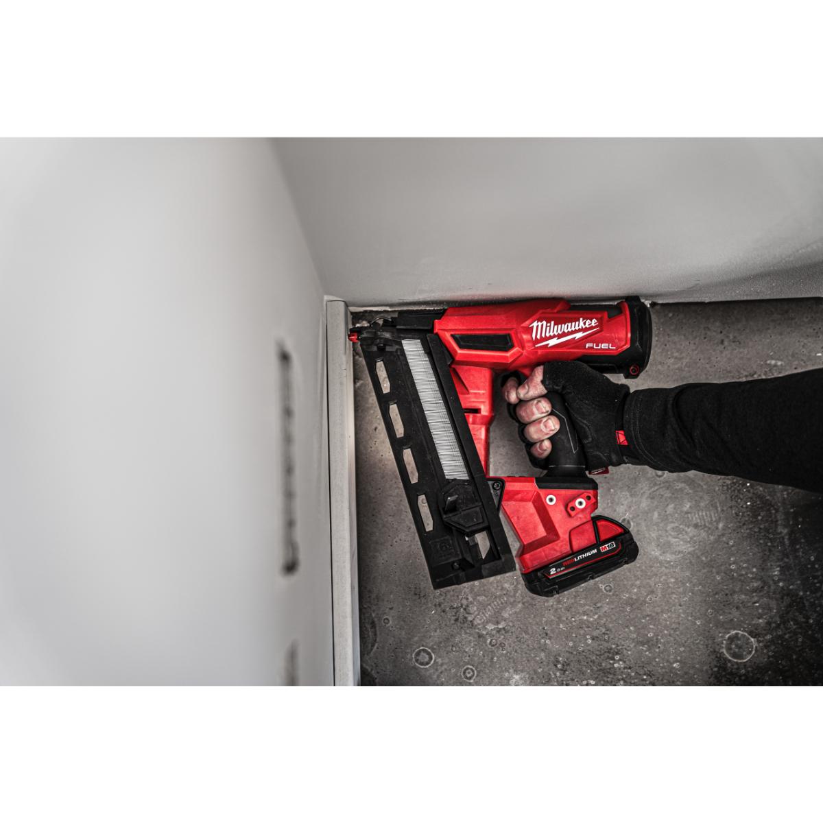 Milwaukee FUEL Akku-Nagler M18 FN16GA-202X