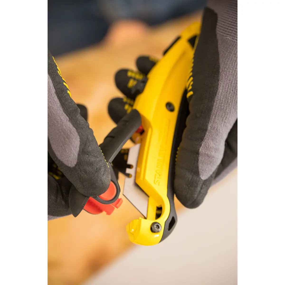 STANLEY FATMAX Universalmesser mit einziehbarer Klinge