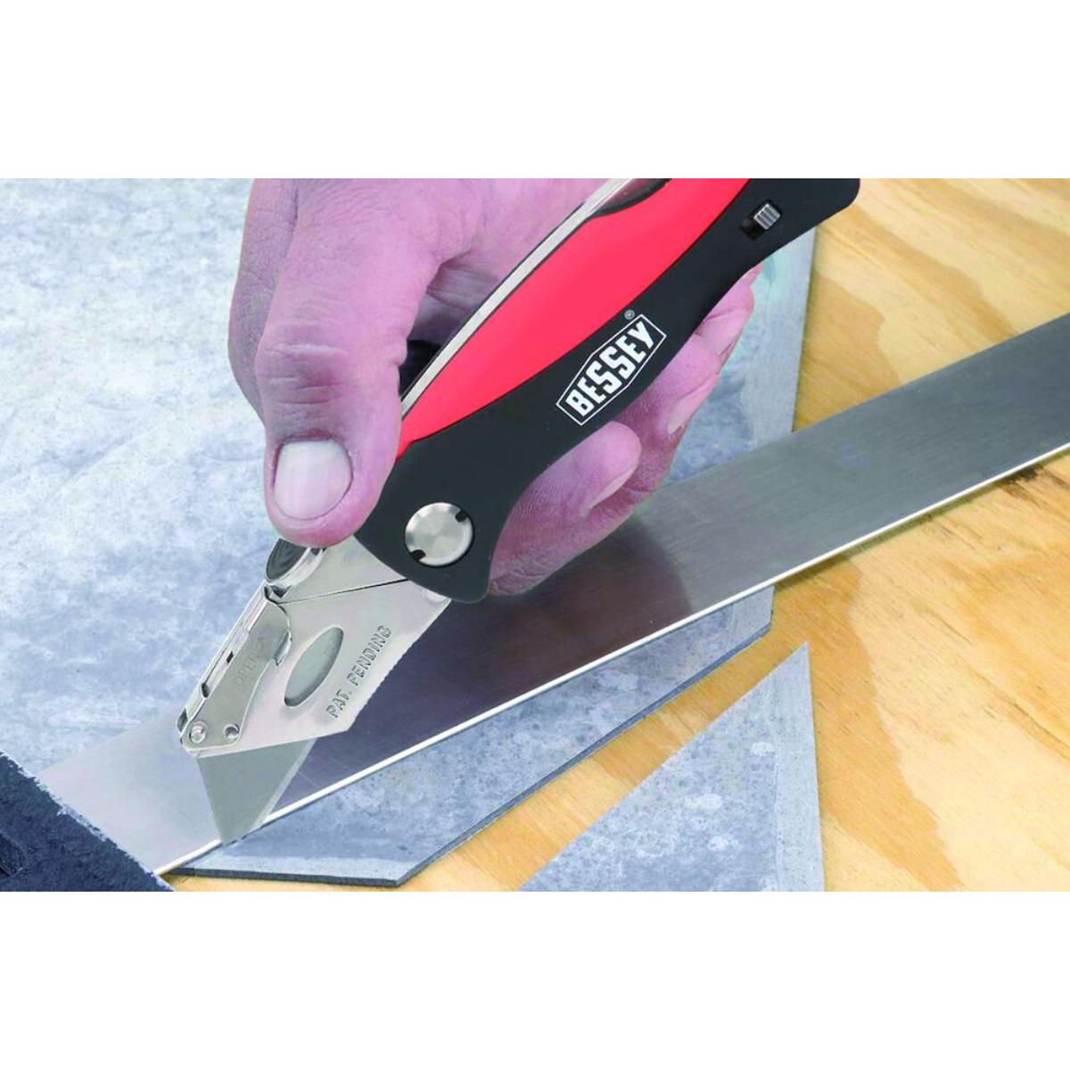 BESSEY Cuttermesser mit Kunststoffgriff