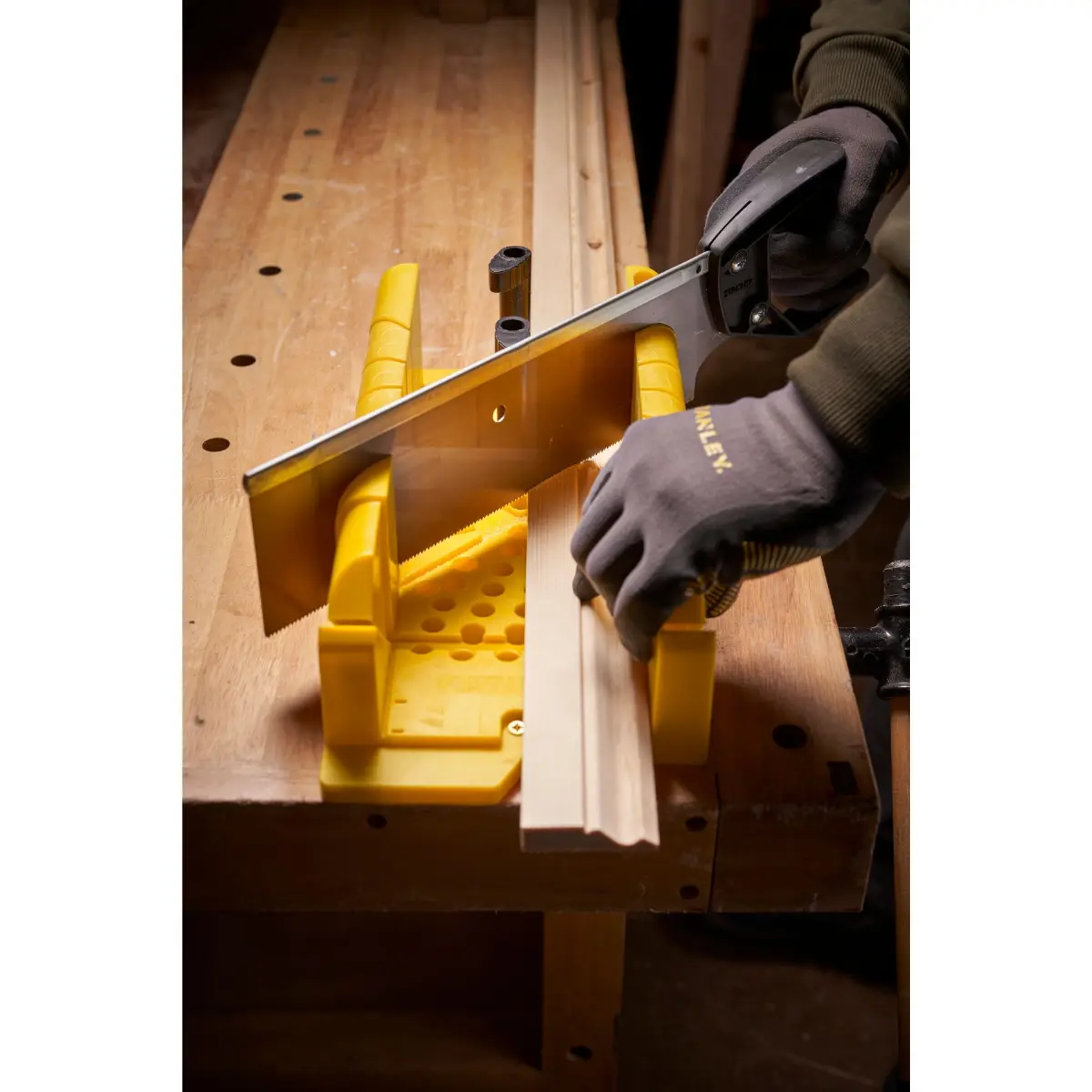 STANLEY Gehrungslade Ku. mit Säge 300 x 130 x 80 mm Integrierter Sägenstop