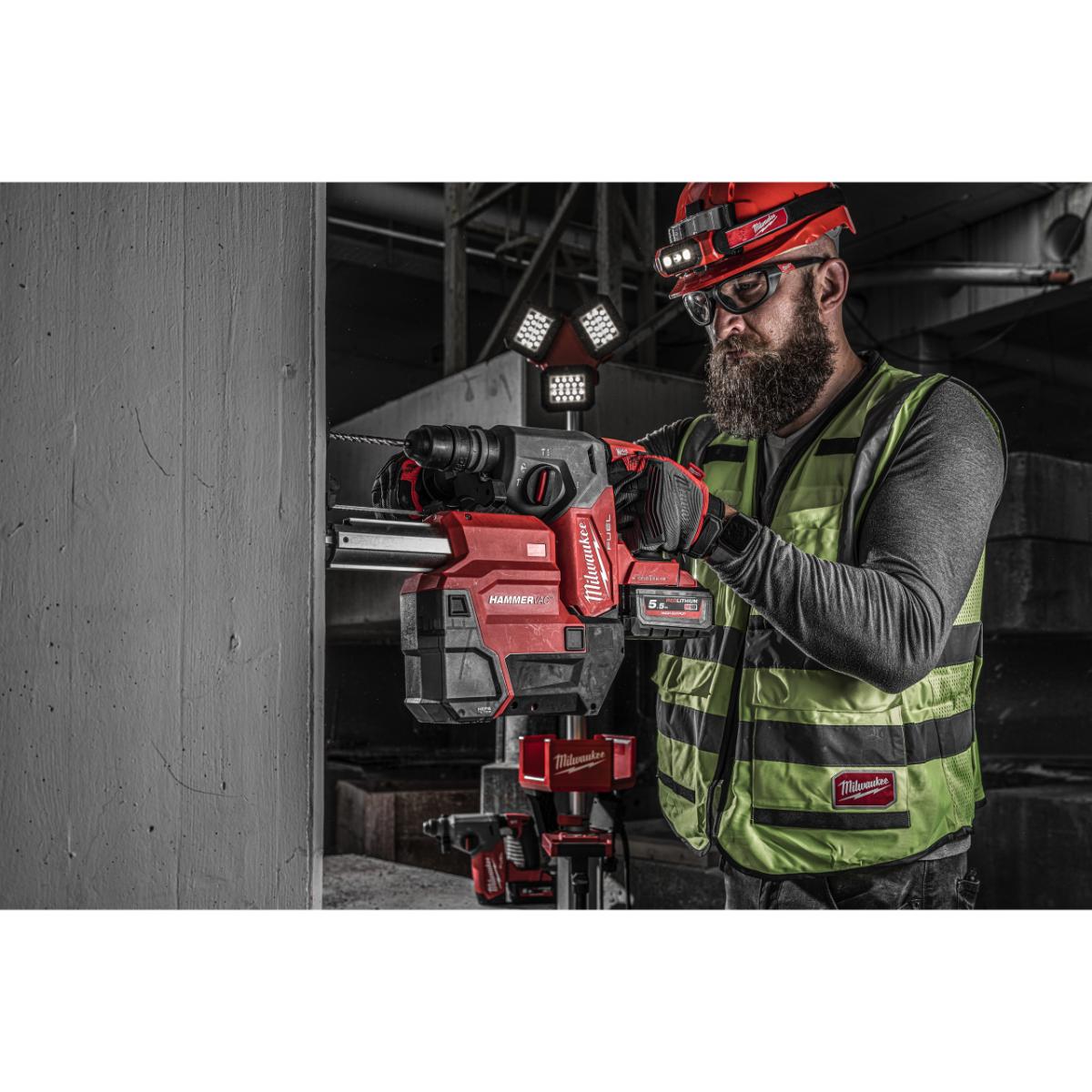 Milwaukee ONE KEY Akku-Kombihammer + Staubabsaugung M18ONEFHXDEL-552C