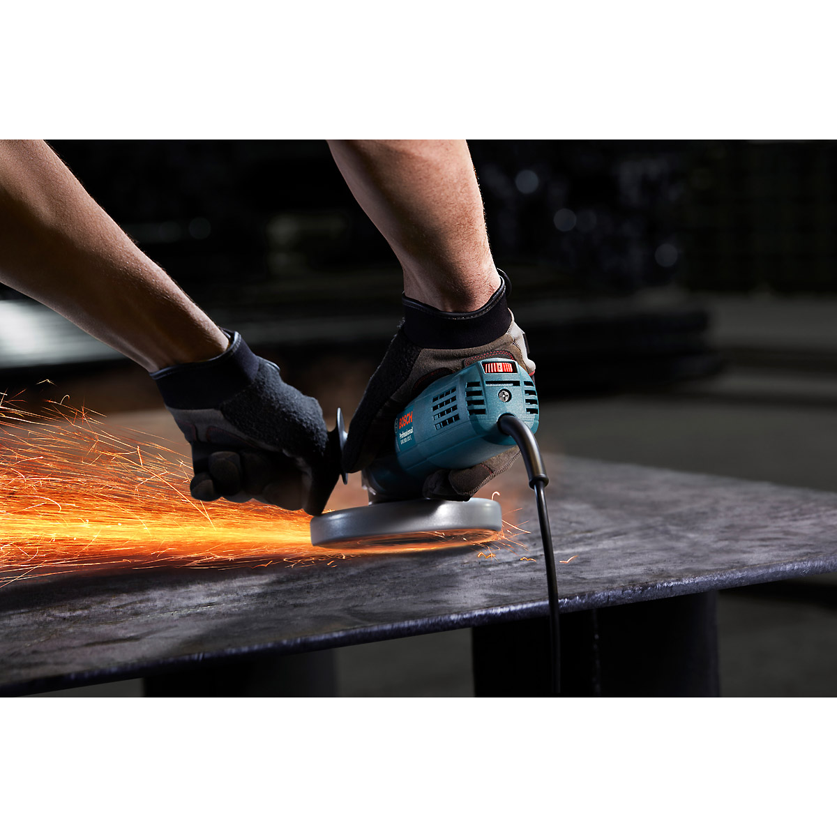 Bosch Winkelschleifer GWS 9-115 S + Zusatzhandgriff + Handwerkerkoffer