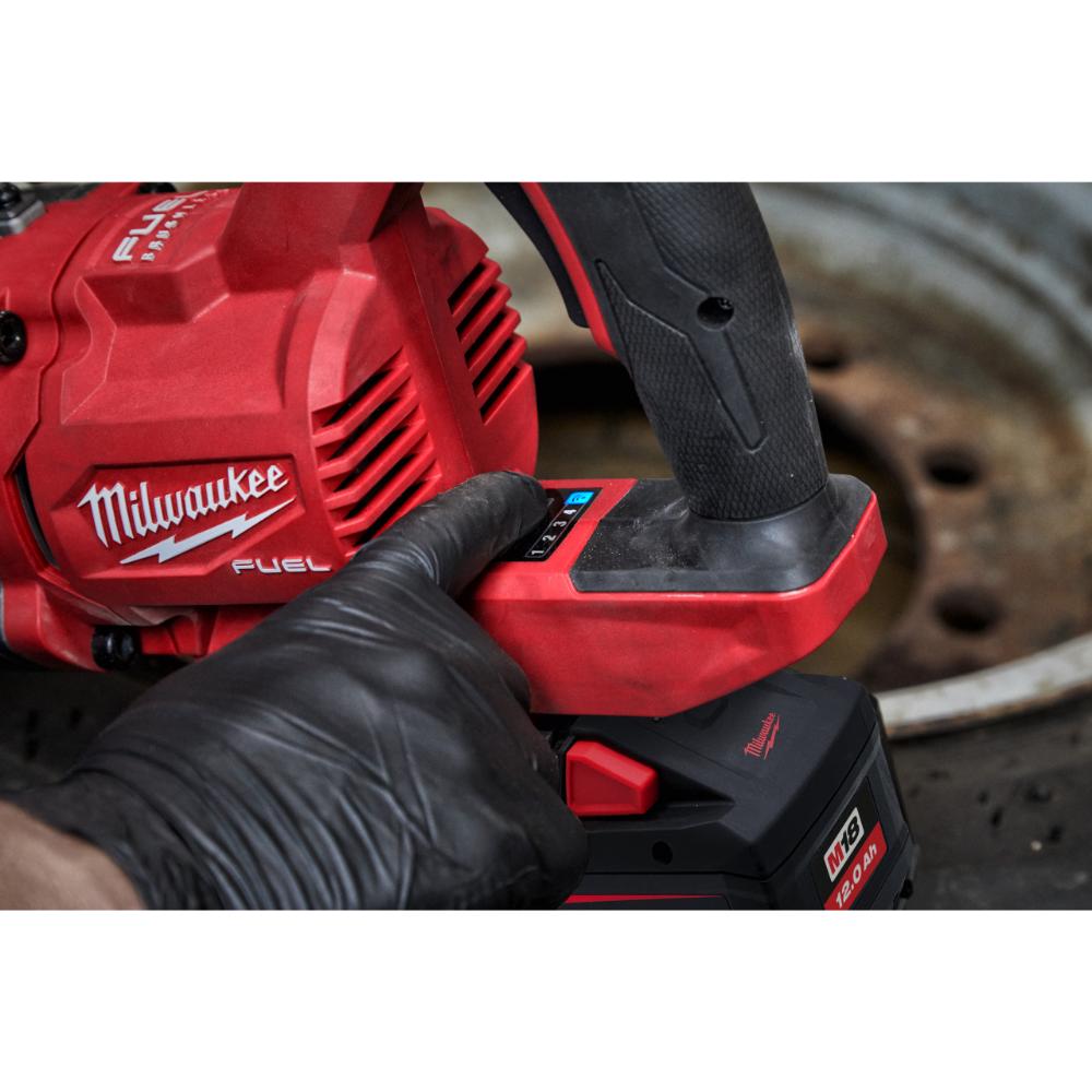 Milwaukee M18 FUEL ONE-KEY 1 Zoll-Akku-Schlagschrauber mit Sprengring und langem Schaft