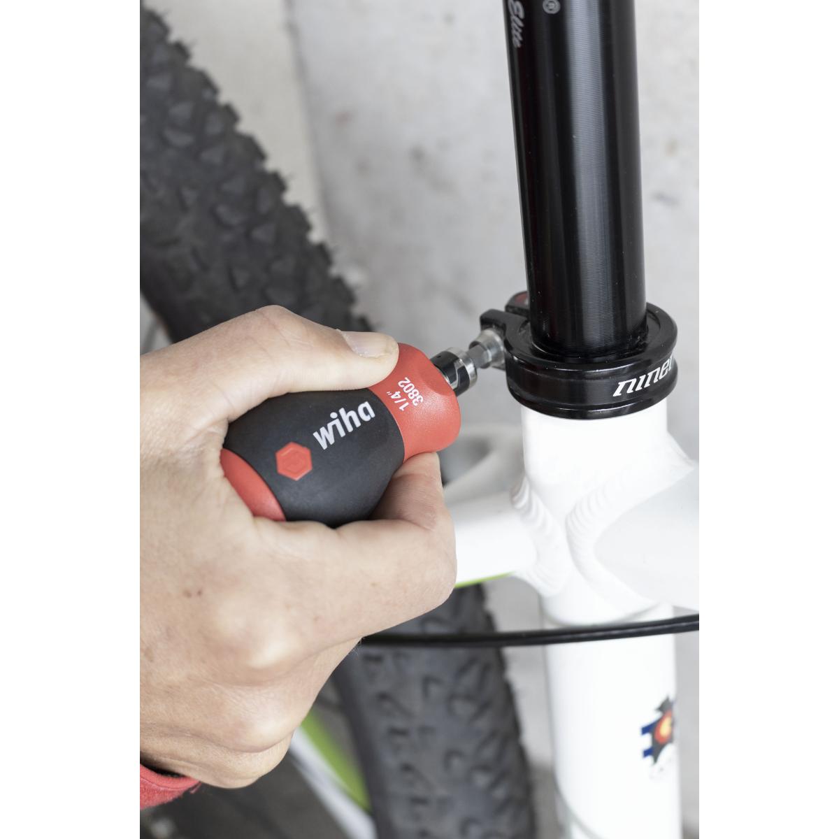 Wiha Schraubendreher mit Bit Magazin Stubby gemischt mit 7 Doppelbits