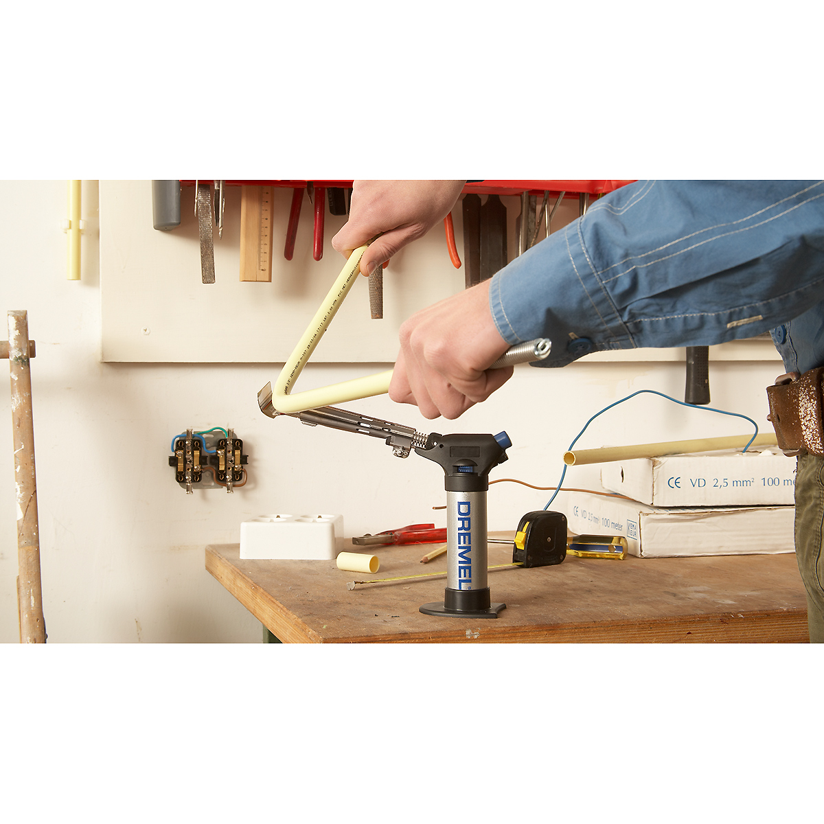 DREMEL Butangas-Lötlampe Versaflame 2.200-4, max. Brennzeit 75 min, 4 Zubehöre