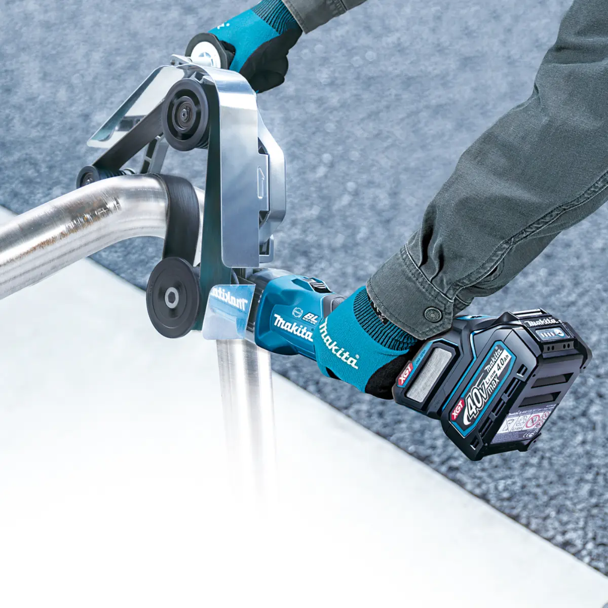 Makita Akku-Rohrbandschleifer XGT 40V max. (ohne Akku, ohne Ladegerät) im Koffer - BS002GZ01